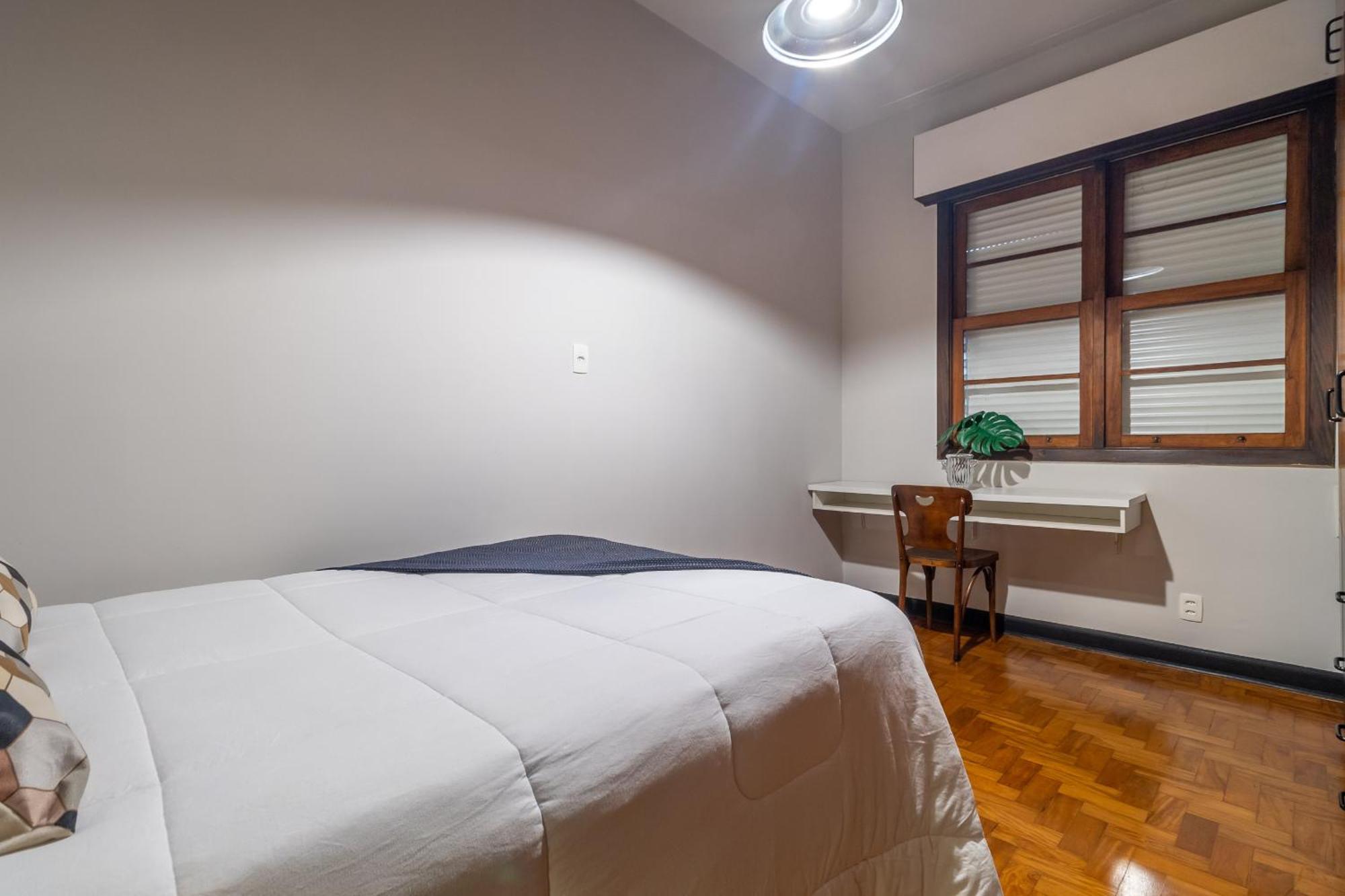 Apartamento Em Frente Ao Hc Na Av Dr Arnaldo *